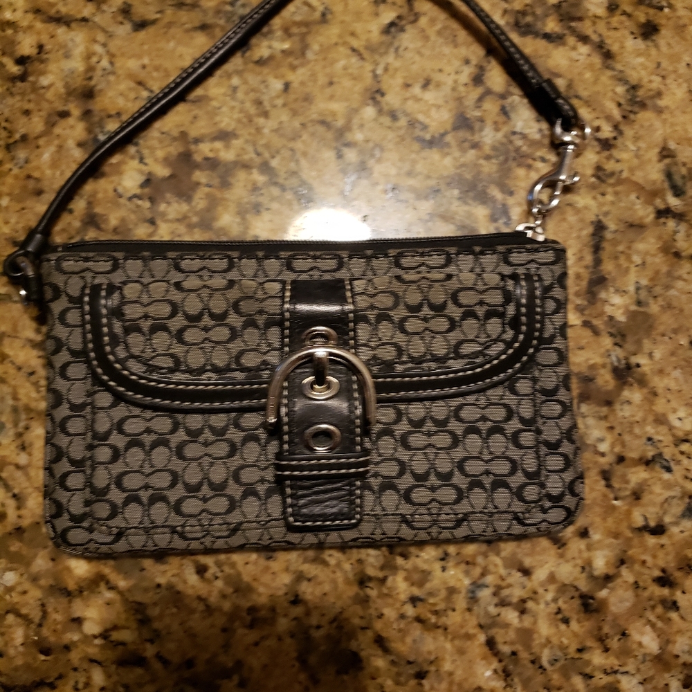 Coach - Picture 2 of 3